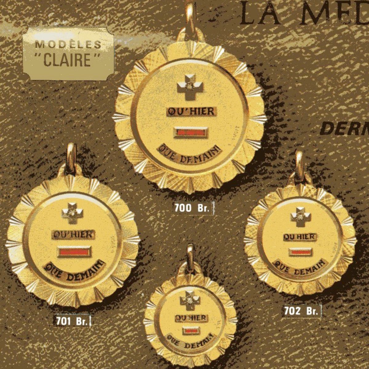 Coffret Ancien Livre + Médaille D'amour Rosemonde Gérard - Occasion