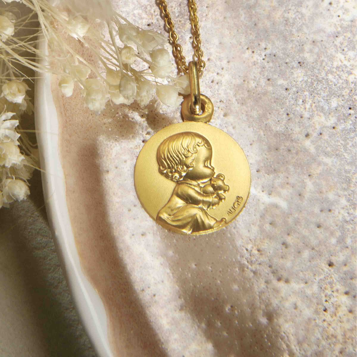 Médaille Bébé au Doudou or jaune